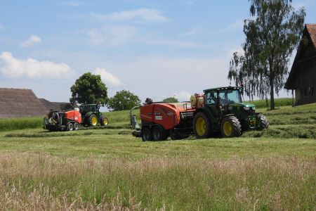 Silage Rundballen pressen und wickeln